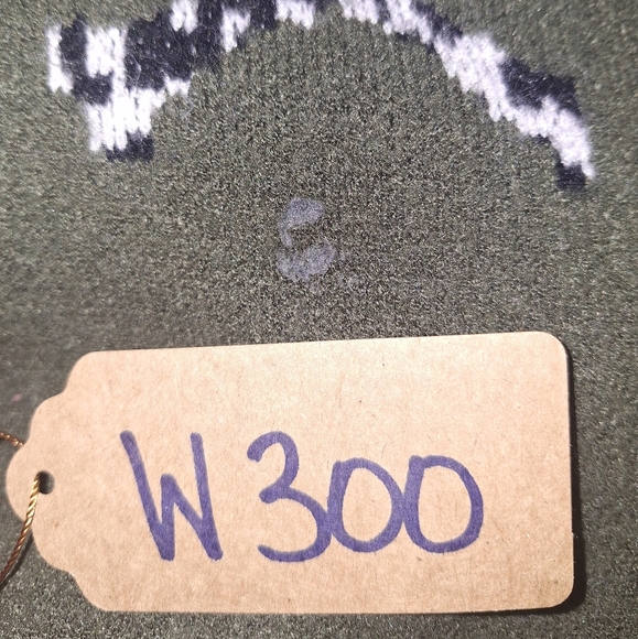 Torrid Olive Green Skull (Hearts) and Crossbones Sweater In A 2X With A Hood. - Picture 11 of 12